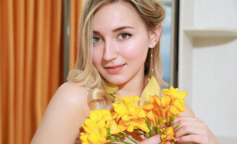 Надежда, 19